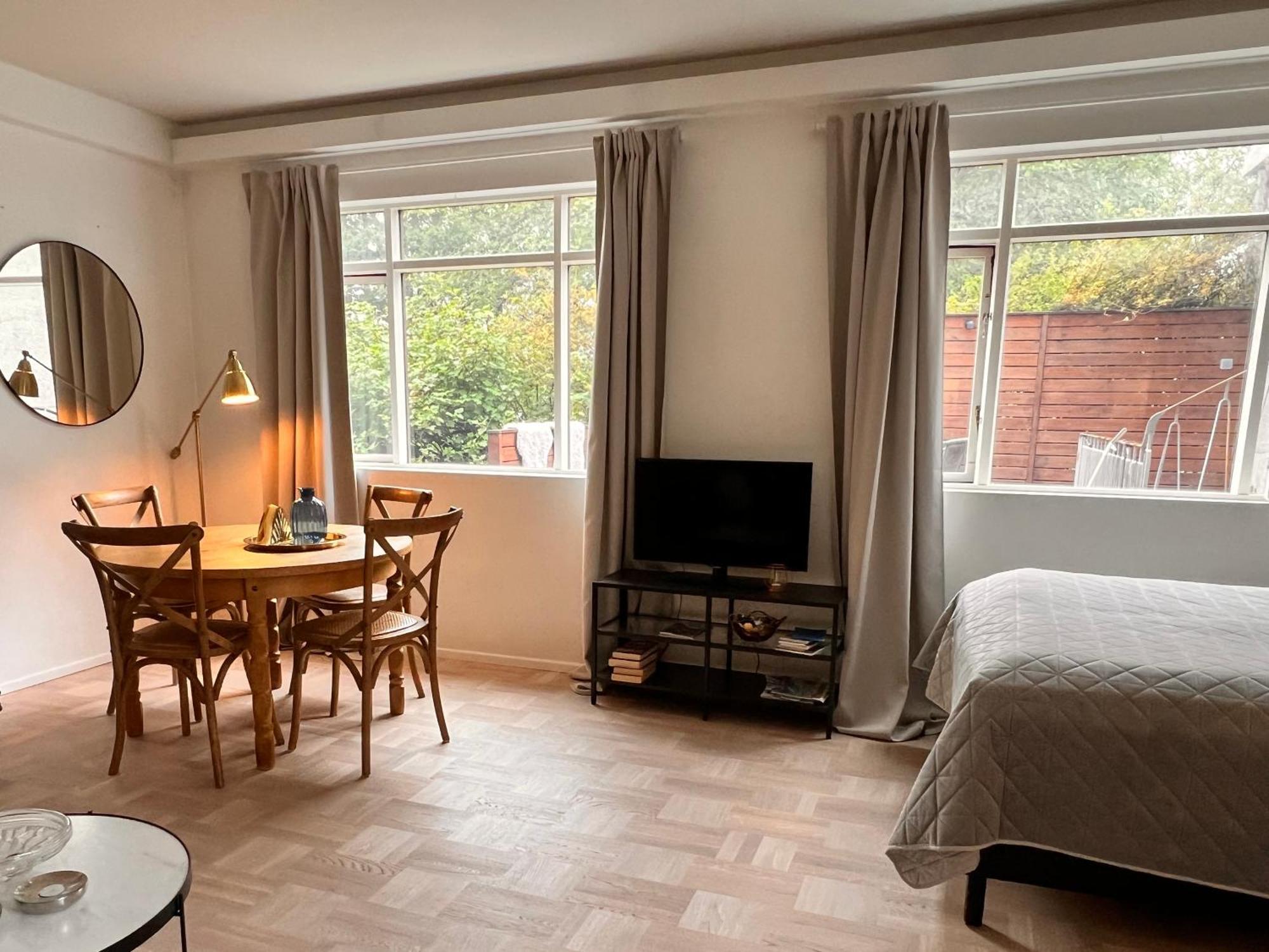 Casa Disa - Apartments A Boutique Guesthouse In Reykjavik City'S Central Park And Botanical Garden In Laugardalur, Hot-Spring-Valley ภายนอก รูปภาพ